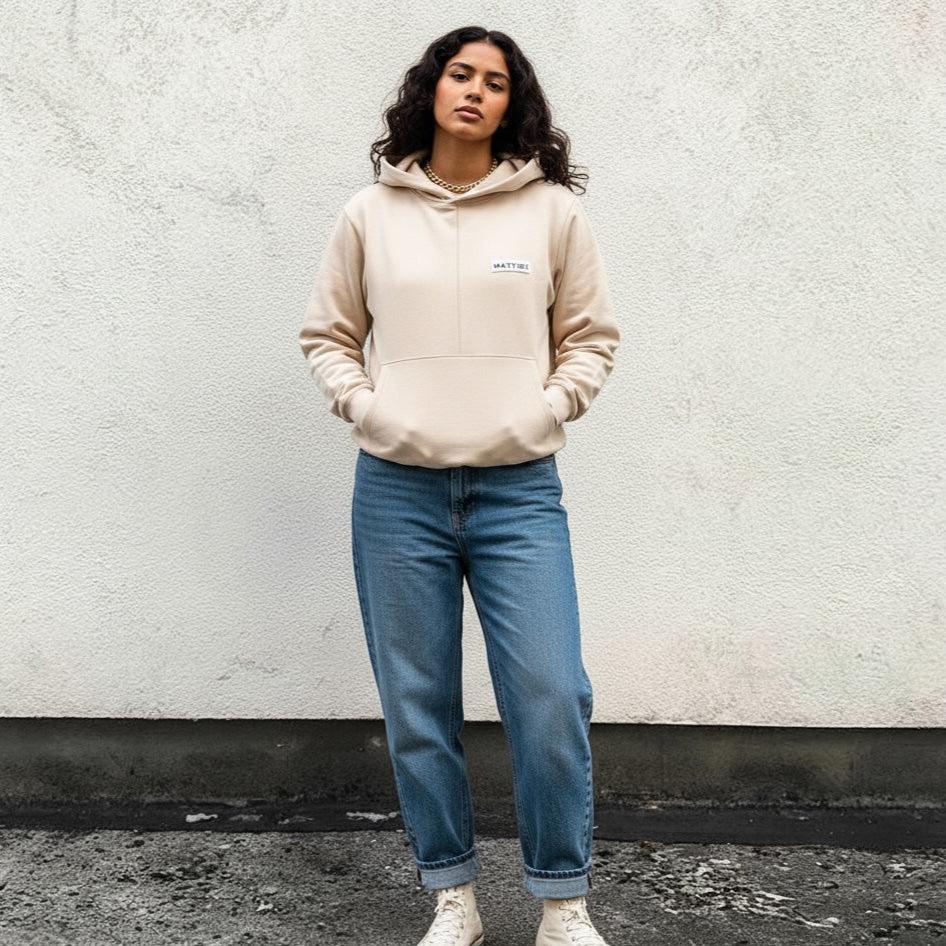 BLUZA Z KAPTUREM UNISEX – BEŻOWA Z CZARNYM PRZESZYCIEM